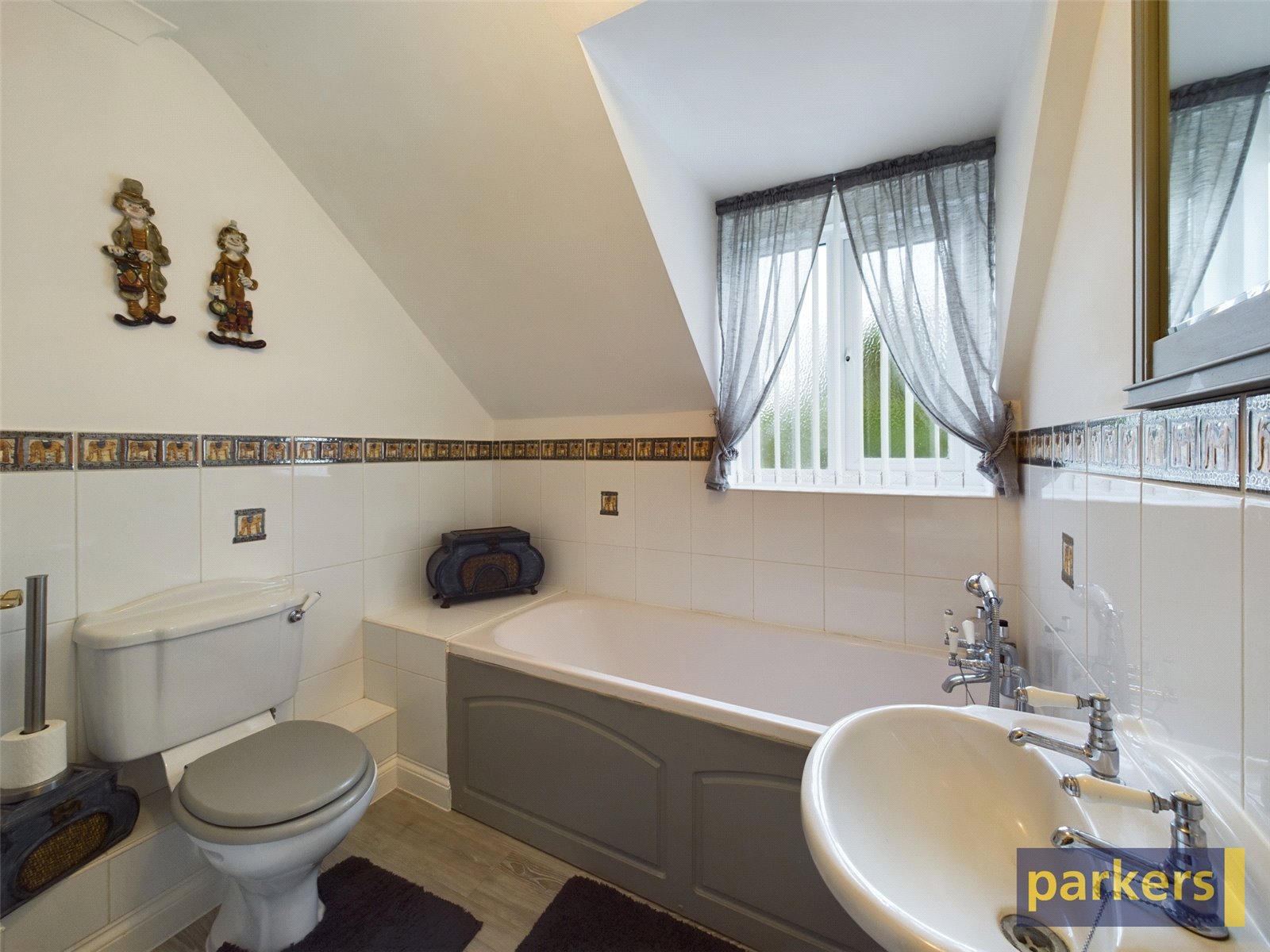 3 bedroom House for sale in Bath Road, Hare Hatch, Reading