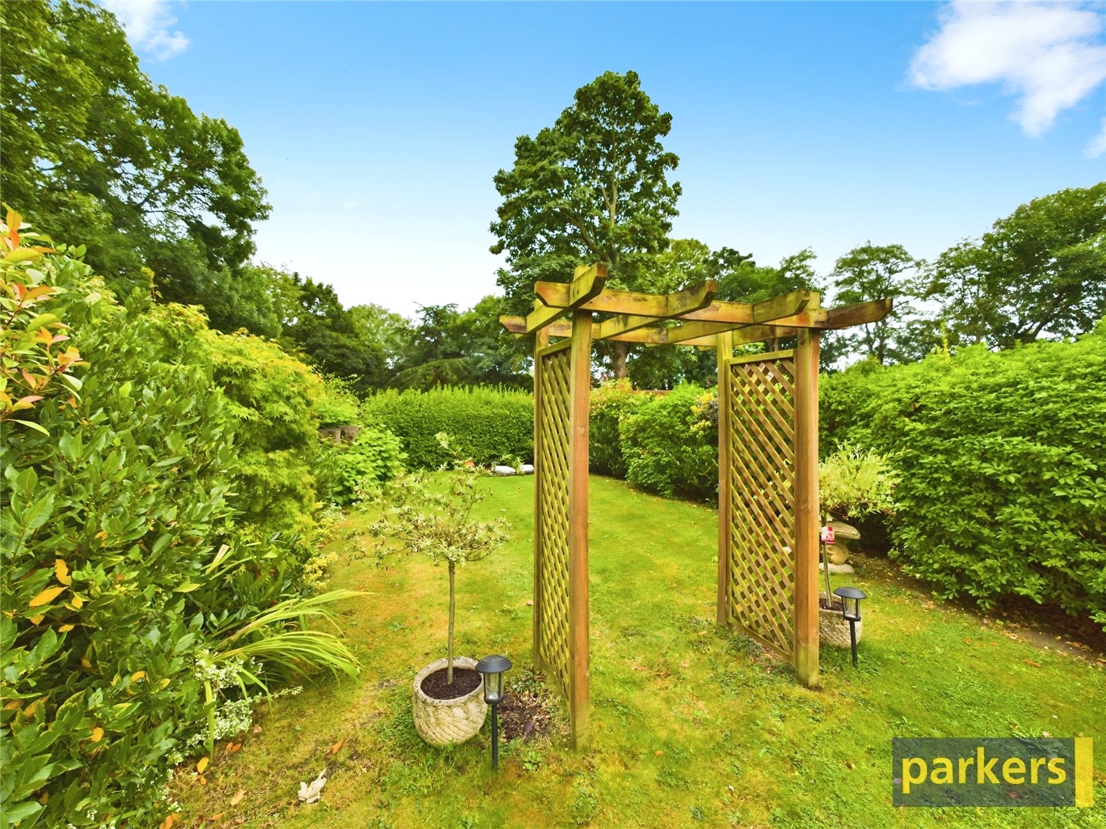 3 bedroom House for sale in Bath Road, Hare Hatch, Reading