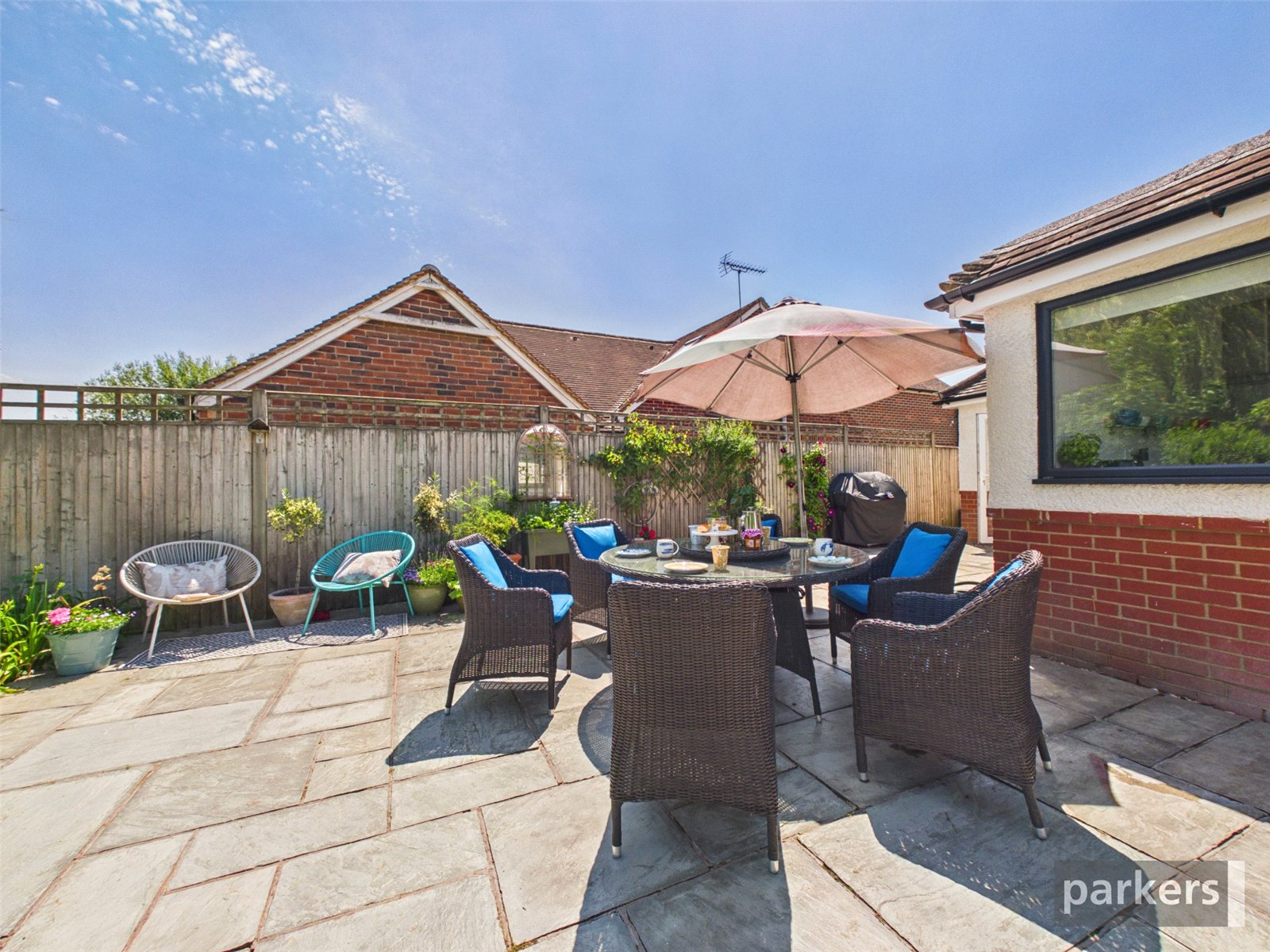 5 bedroom House for sale in Hurst, Reading, Berkshire