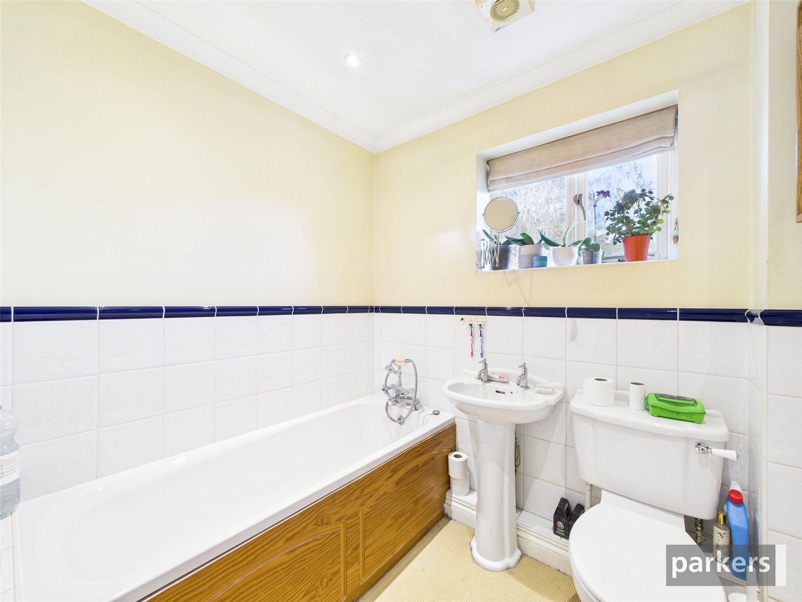 4 bedroom House for sale in Bath Road, Hare Hatch, Reading