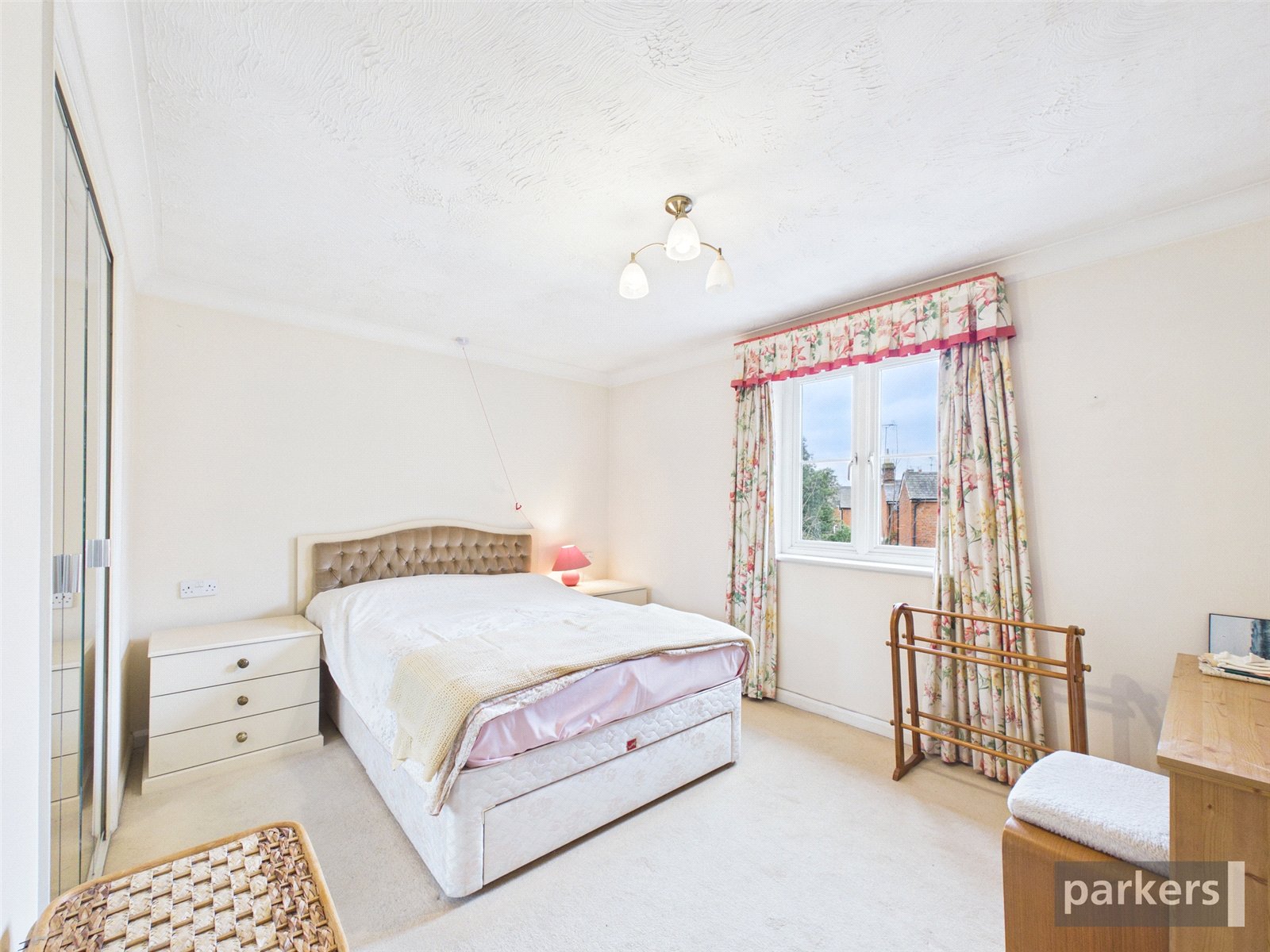 2 bedroom Flat for sale in Twyford, Reading, Berkshire