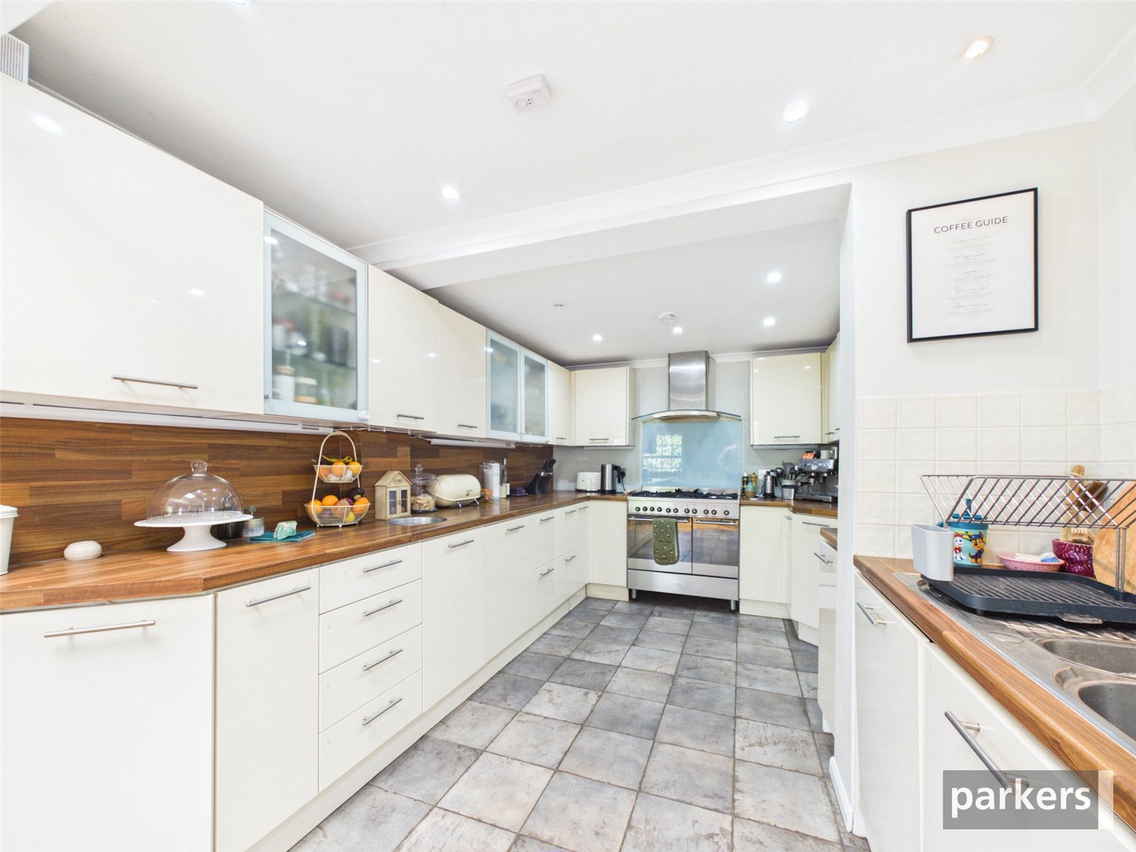 3 bedroom House for sale in Knowl Hill, Reading, Berkshire