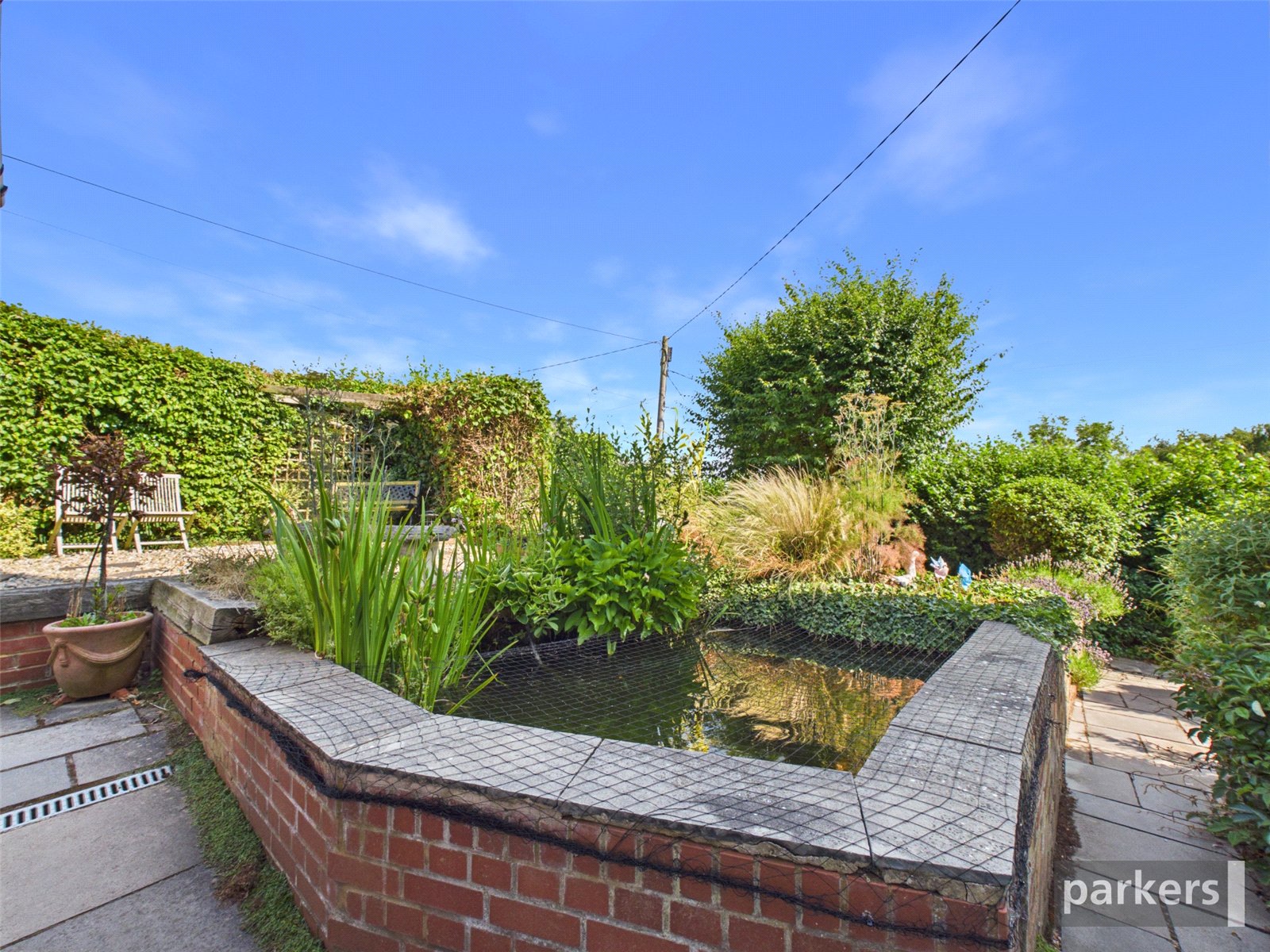 3 bedroom House for sale in Knowl Hill, Reading, Berkshire