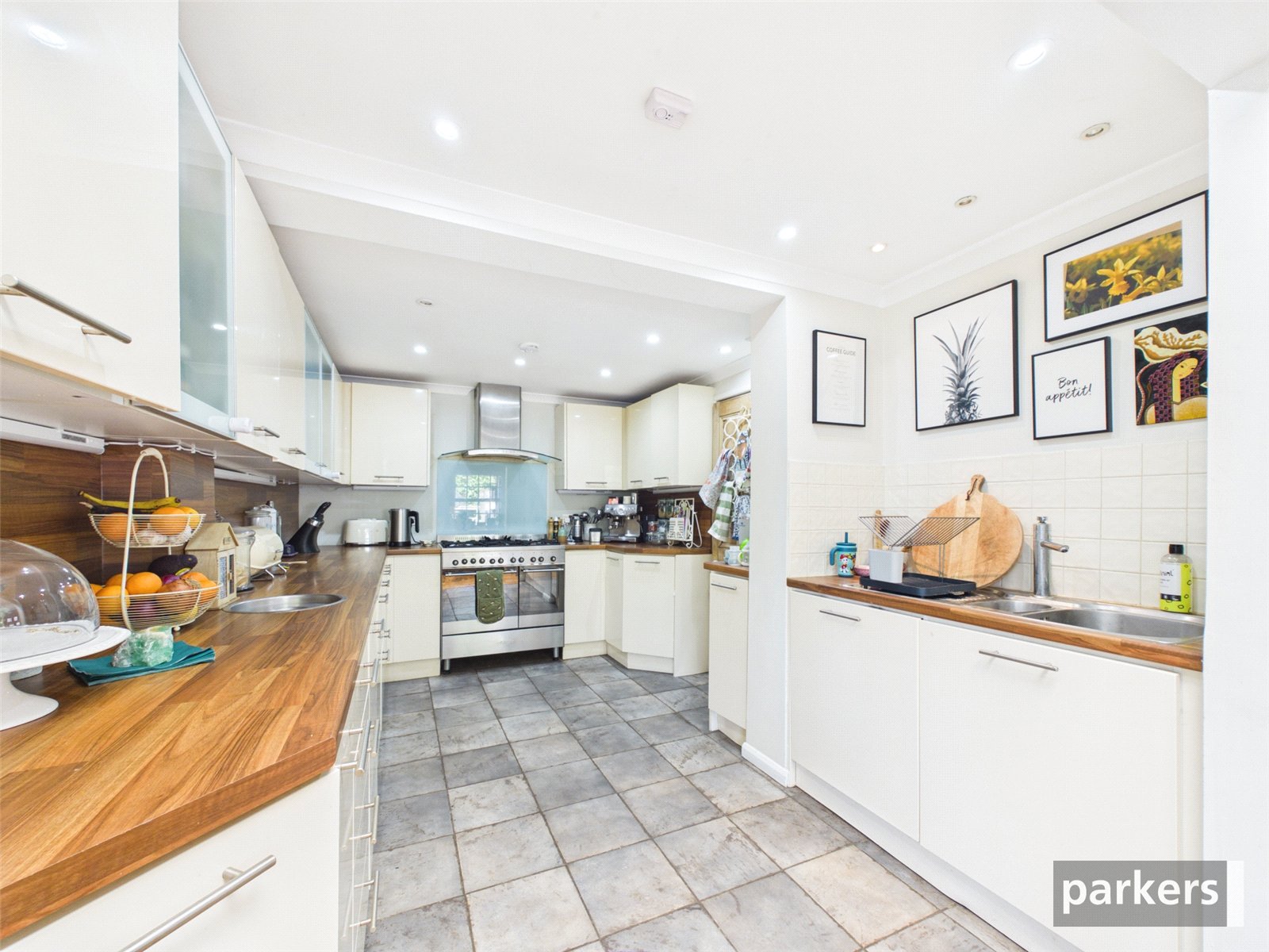 3 bedroom House for sale in Knowl Hill, Reading, Berkshire