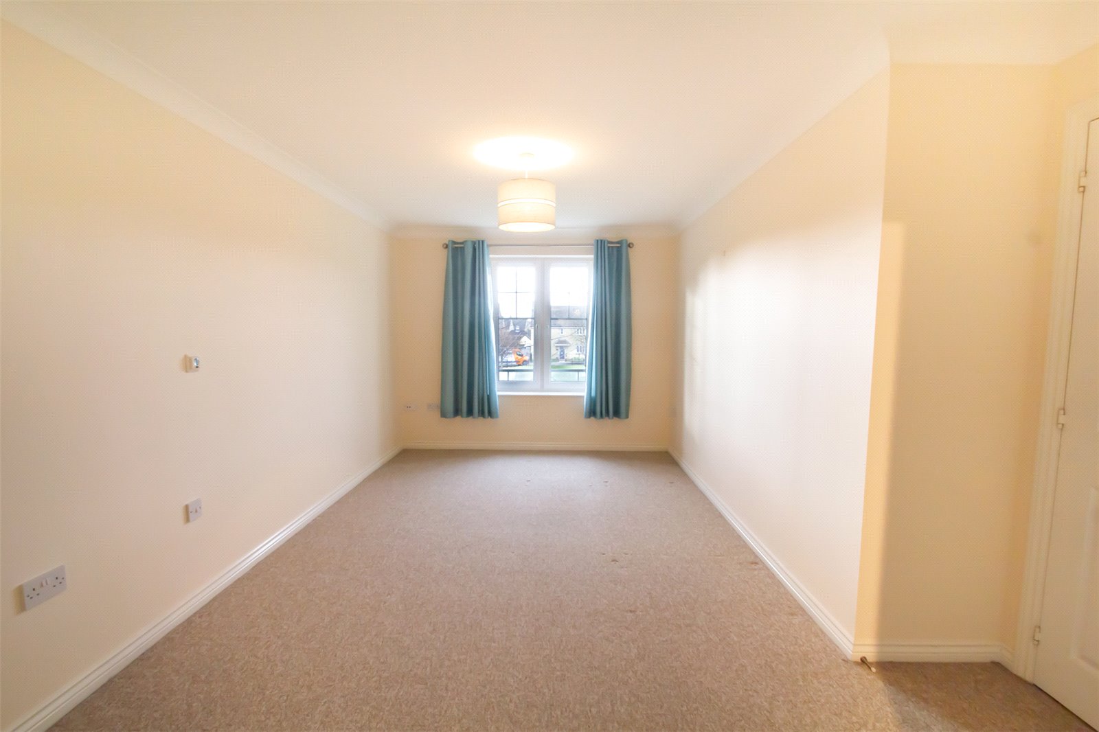 2 bedroom Flat to let in Witney, Oxfordshire