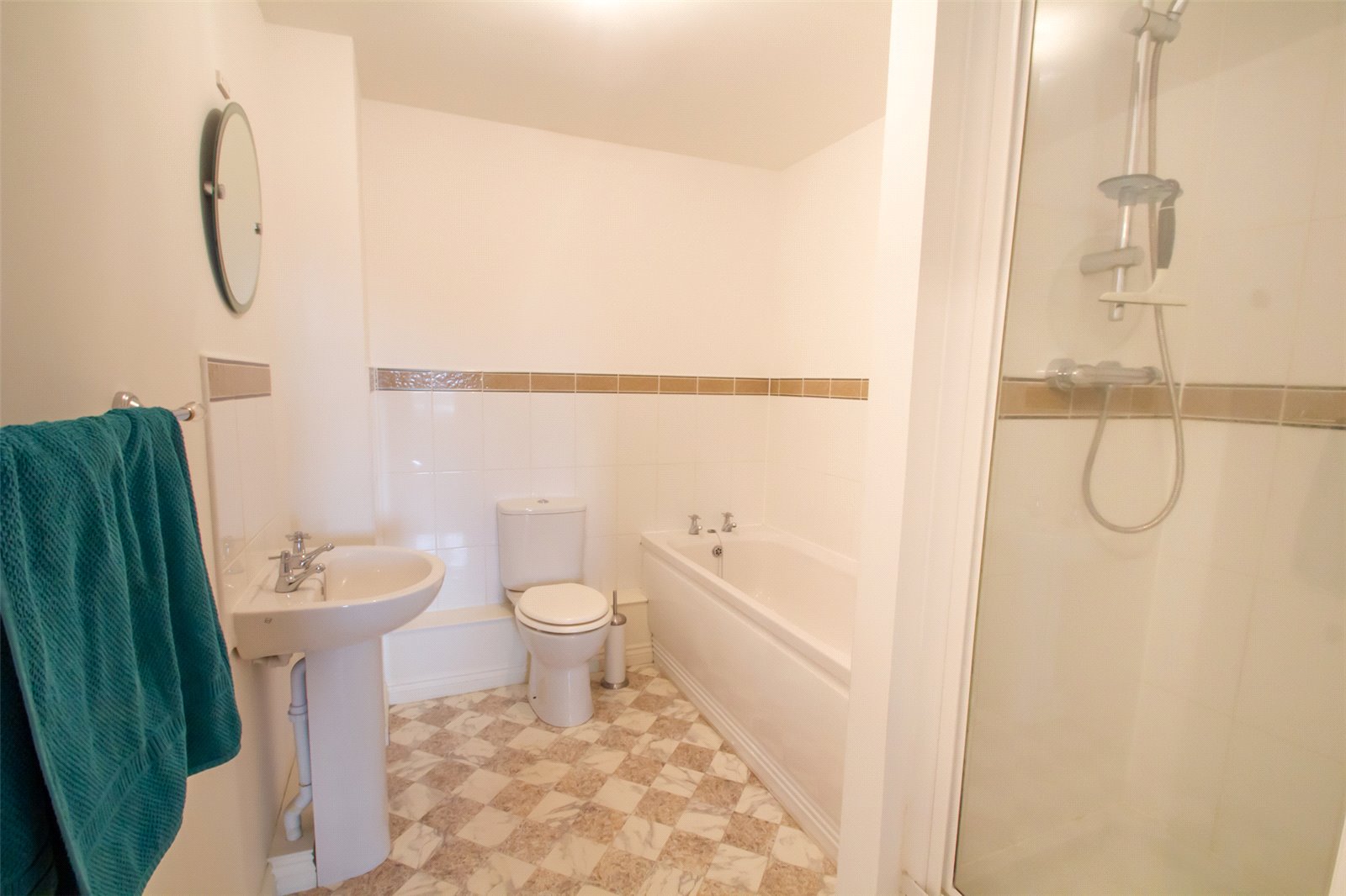 2 bedroom Flat to let in Witney, Oxfordshire