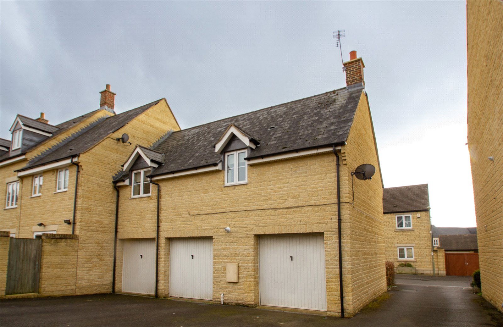 1 bedroom Flat to let in Carterton, Oxfordshire