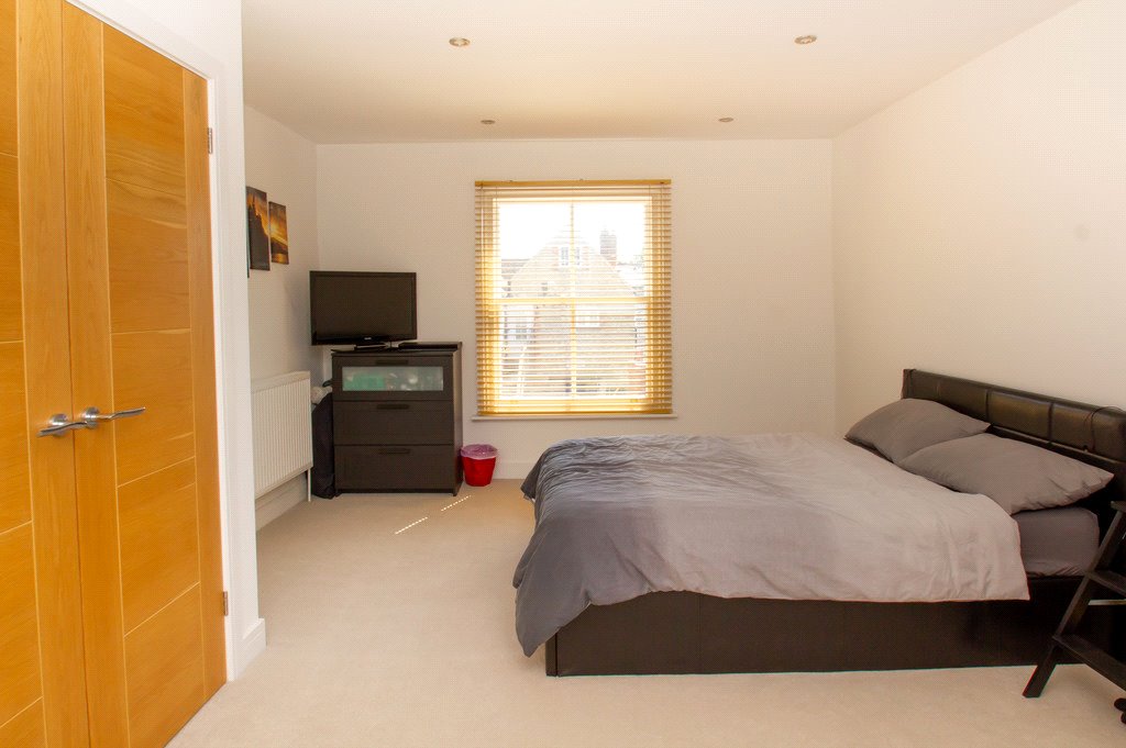 2 bedroom Flat to let in Windrush Court, Eynsham, Oxfordshire