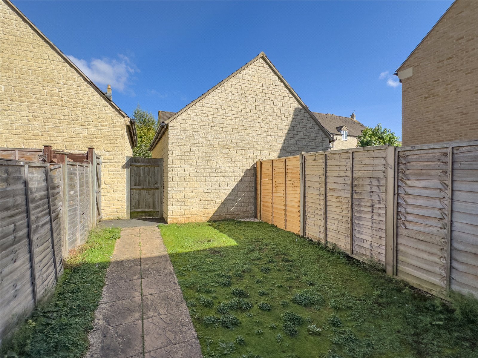 3 bedroom House to let in Carterton, Oxfordshire