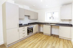 3 bedroom House to let in Carterton, Oxfordshire