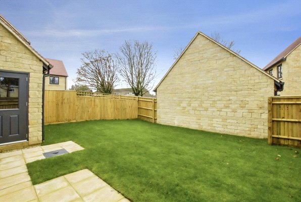 3 bedroom House to let in Carterton, Oxfordshire