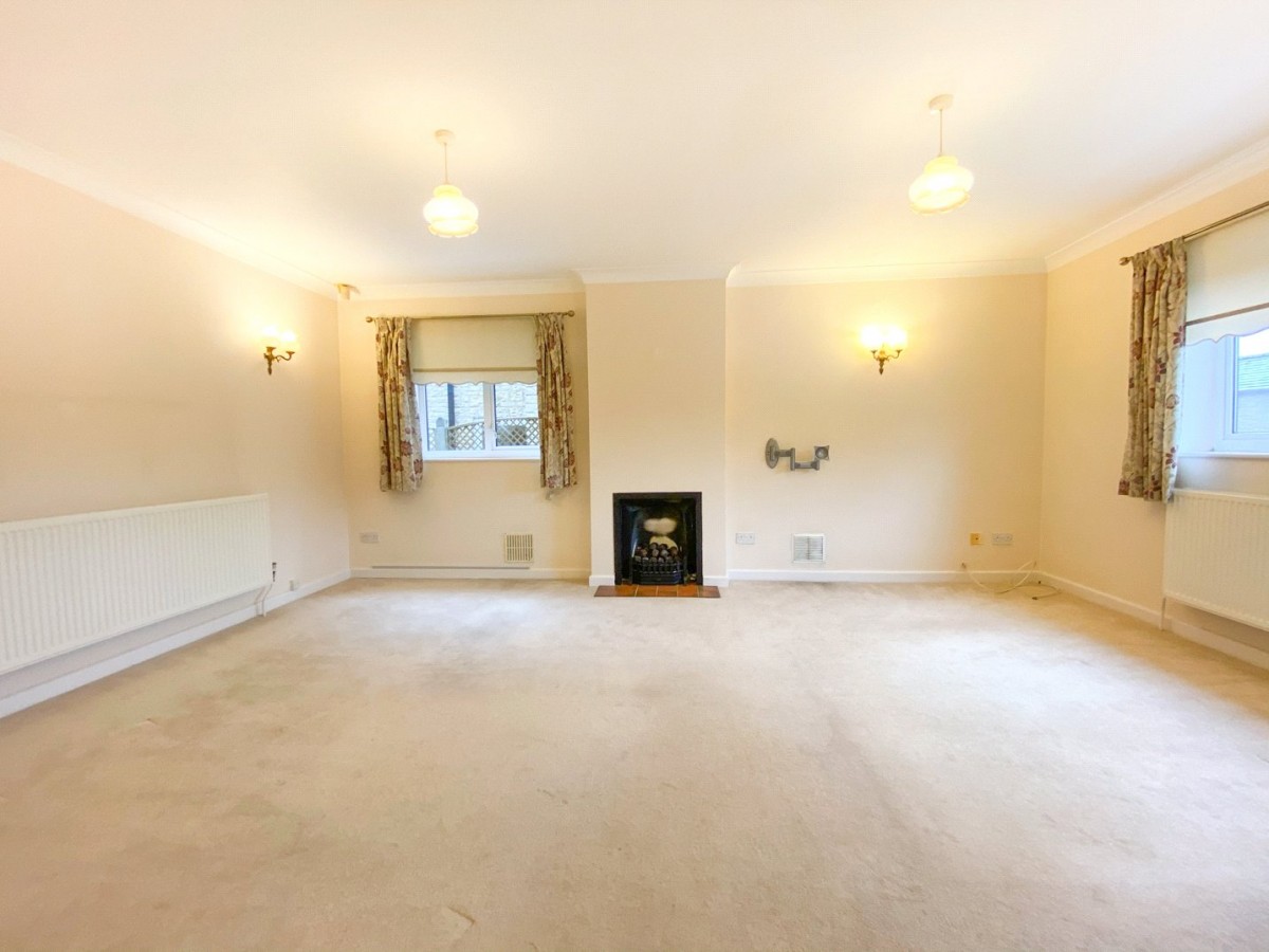 Brize Norton, Carterton