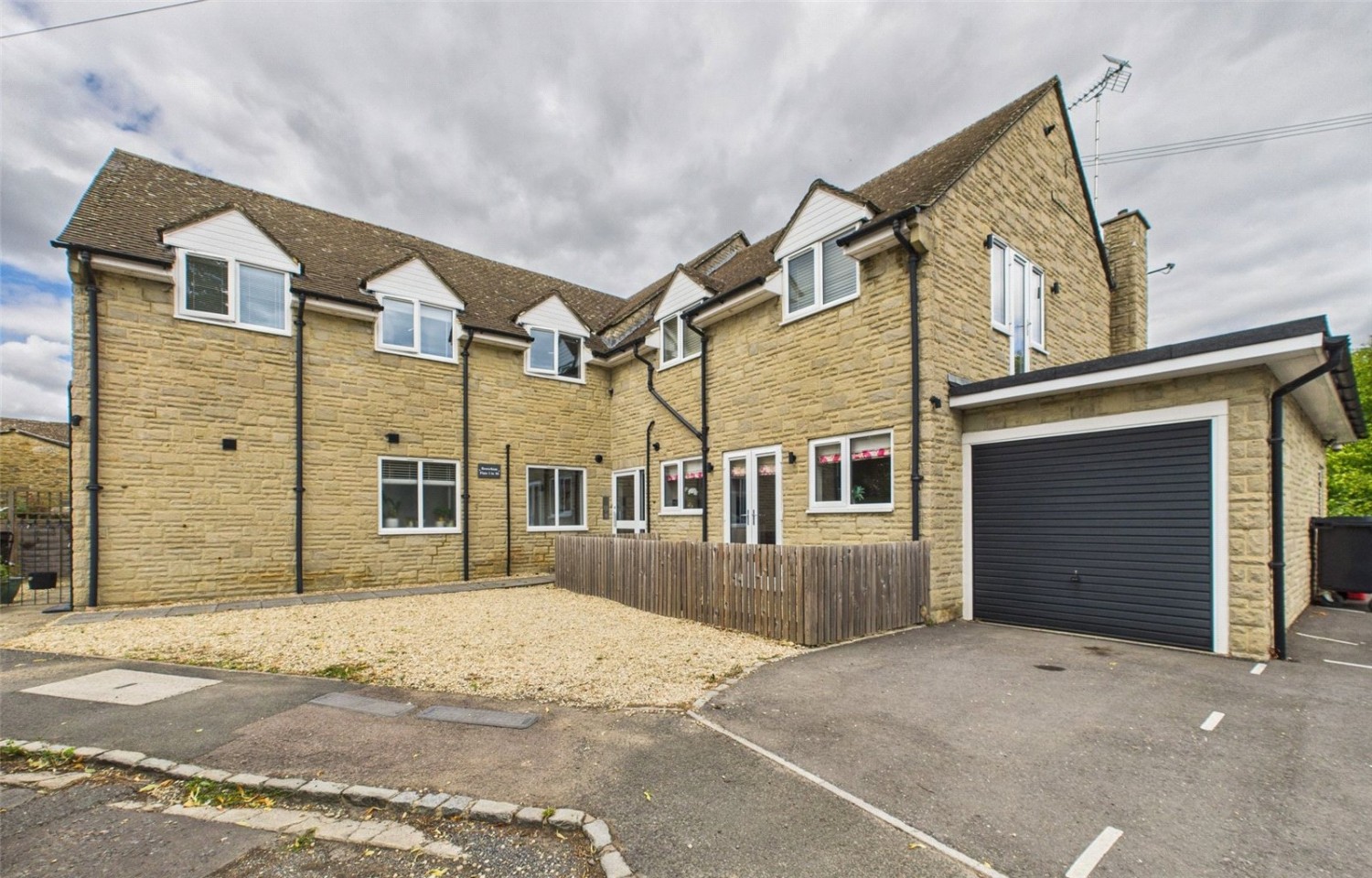 Shipton-under-Wychwood, Nr. Chipping Norton, Oxfordshire