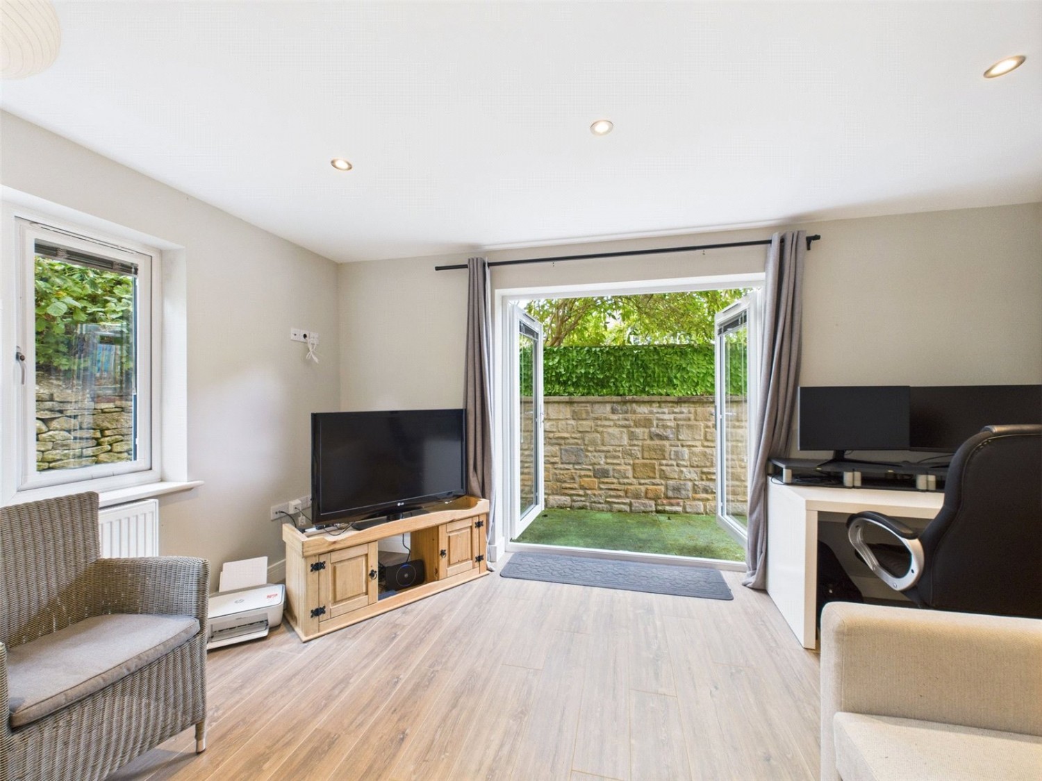 Shipton-under-Wychwood, Nr. Chipping Norton, Oxfordshire