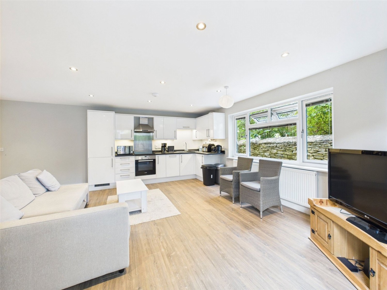 Shipton-under-Wychwood, Nr. Chipping Norton, Oxfordshire