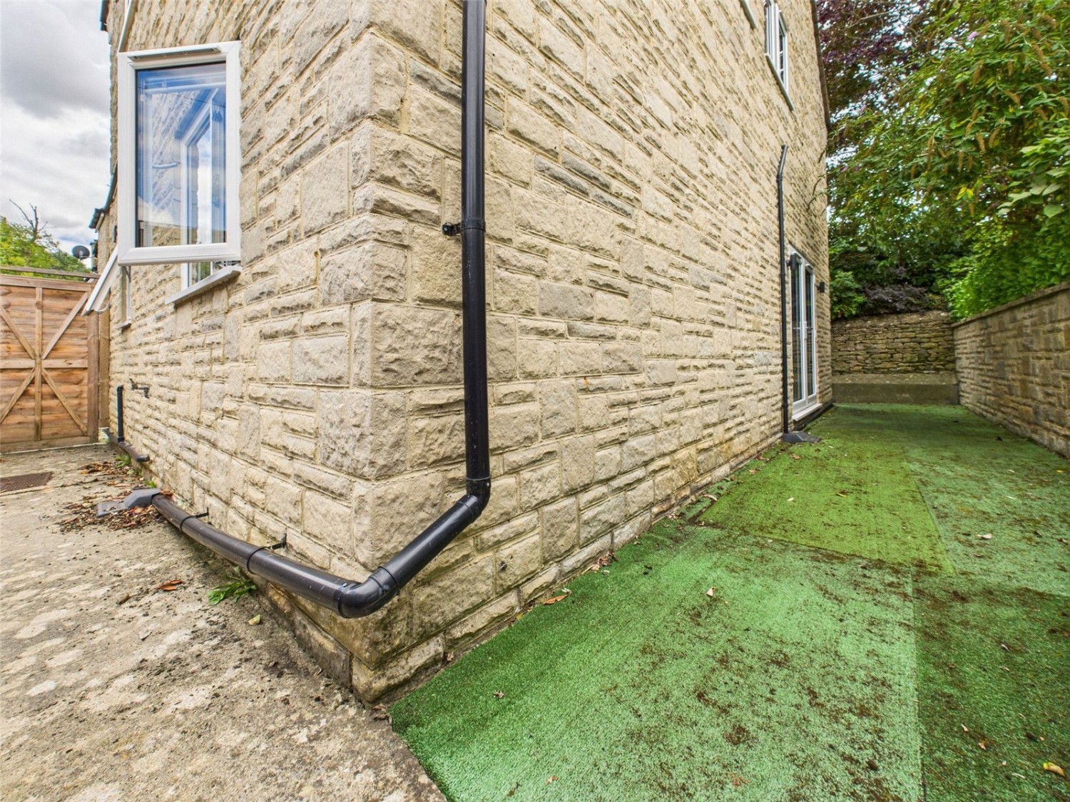 Shipton-under-Wychwood, Nr. Chipping Norton, Oxfordshire