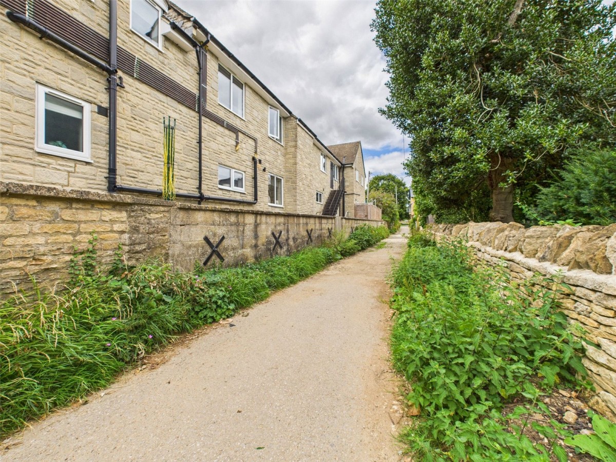 Shipton-under-Wychwood, Nr. Chipping Norton, Oxfordshire
