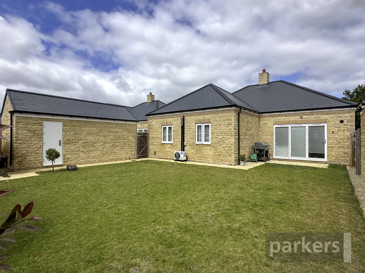 3 bedroom Bungalow for sale in Minster Lovell, Witney, Oxfordshire