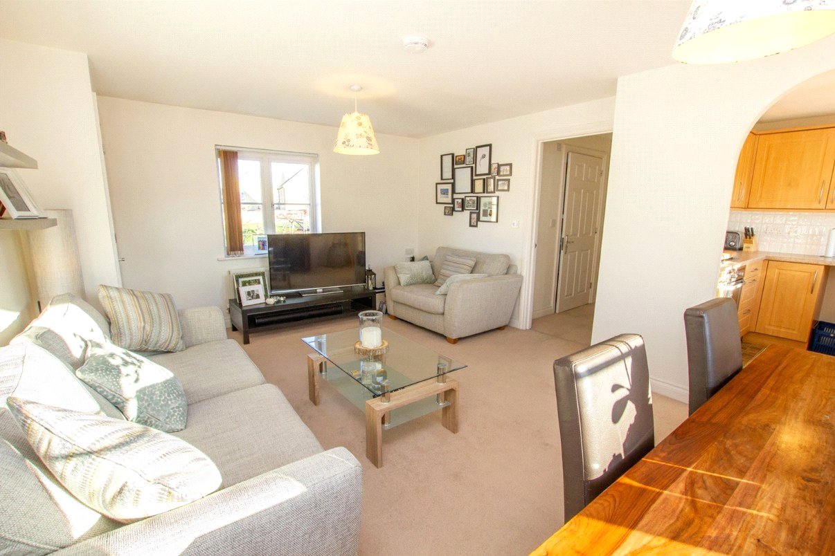 2 bedroom Flat to let in Carterton, Oxfordshire