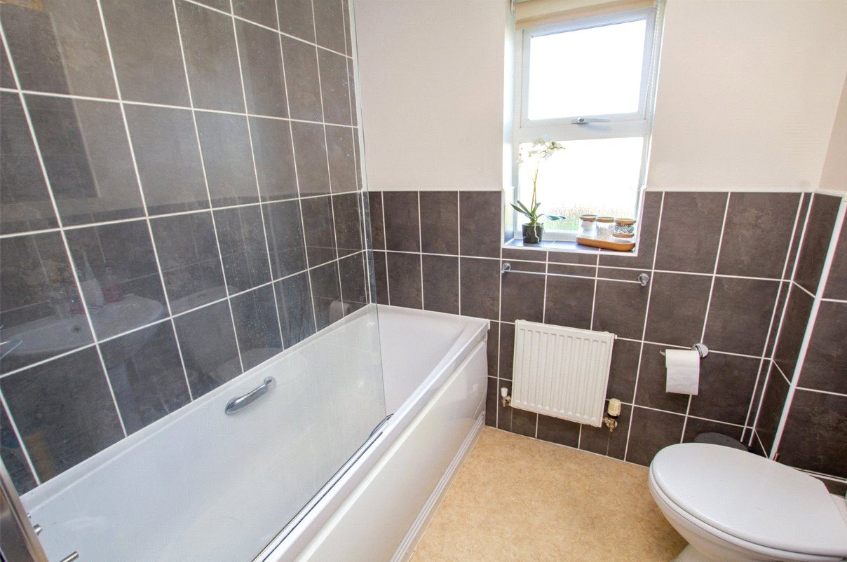 2 bedroom Flat to let in Carterton, Oxfordshire