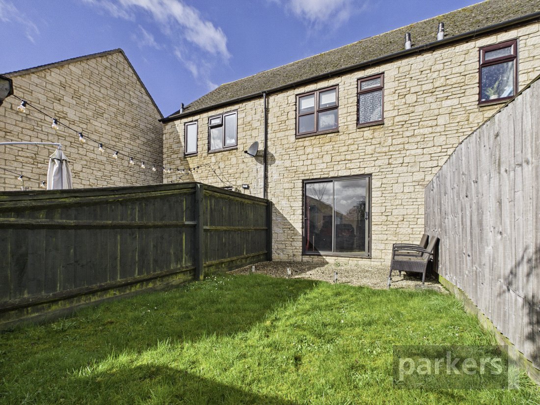2 bedroom House for sale in Deer Park, Witney, Oxfordshire