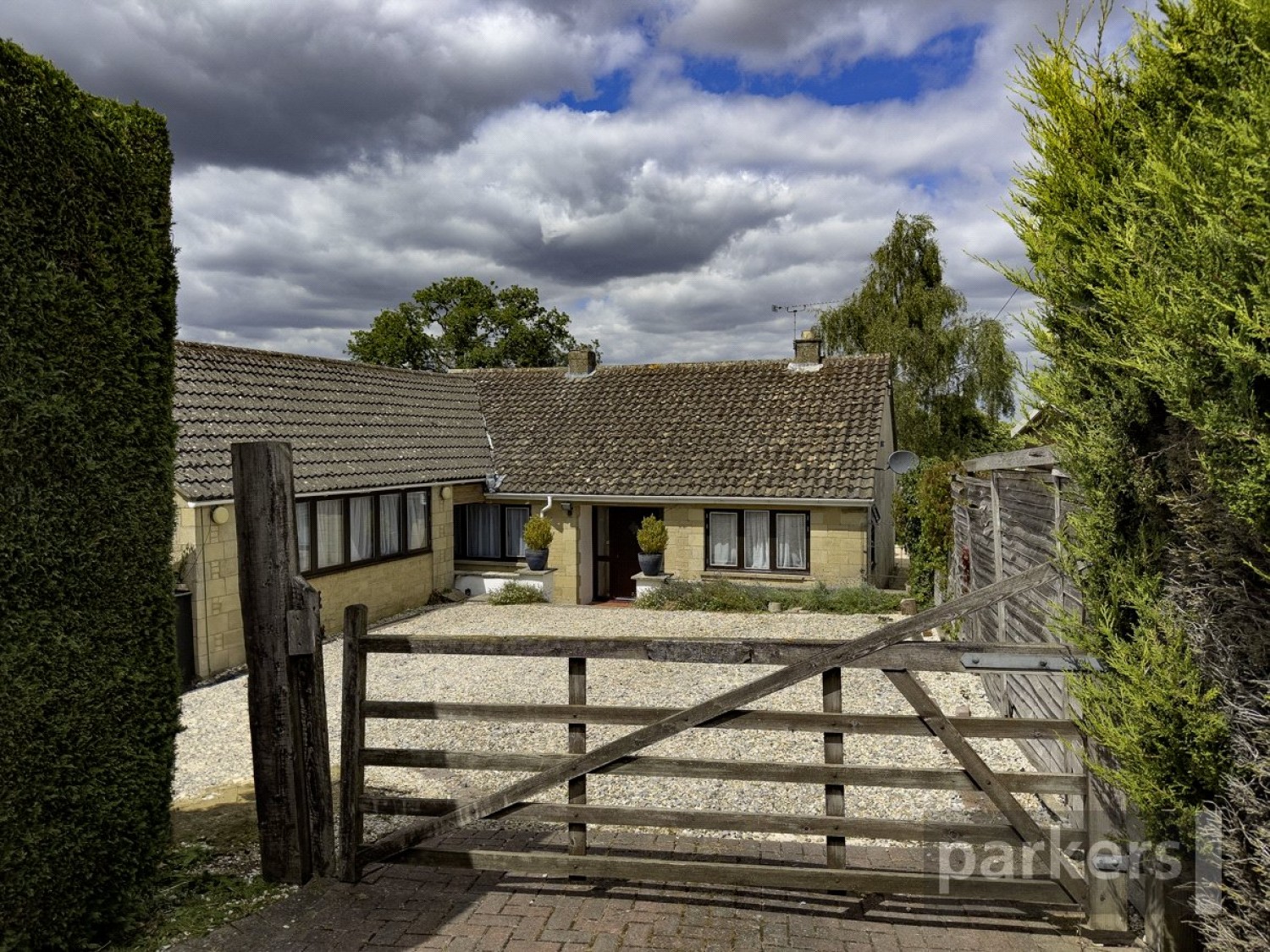 North Leigh, Witney, Oxfordshire