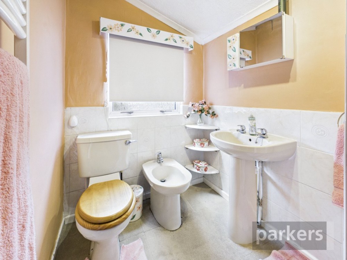 *Starting Bids £320,000*, Wheatley, Oxford, Oxfordshire
