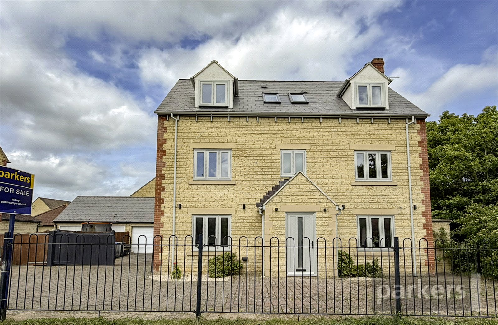 4 bedroom House for sale in Witney, Oxfordshire