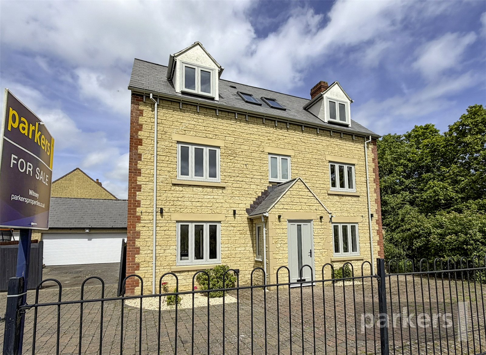 4 bedroom House for sale in Witney, Oxfordshire