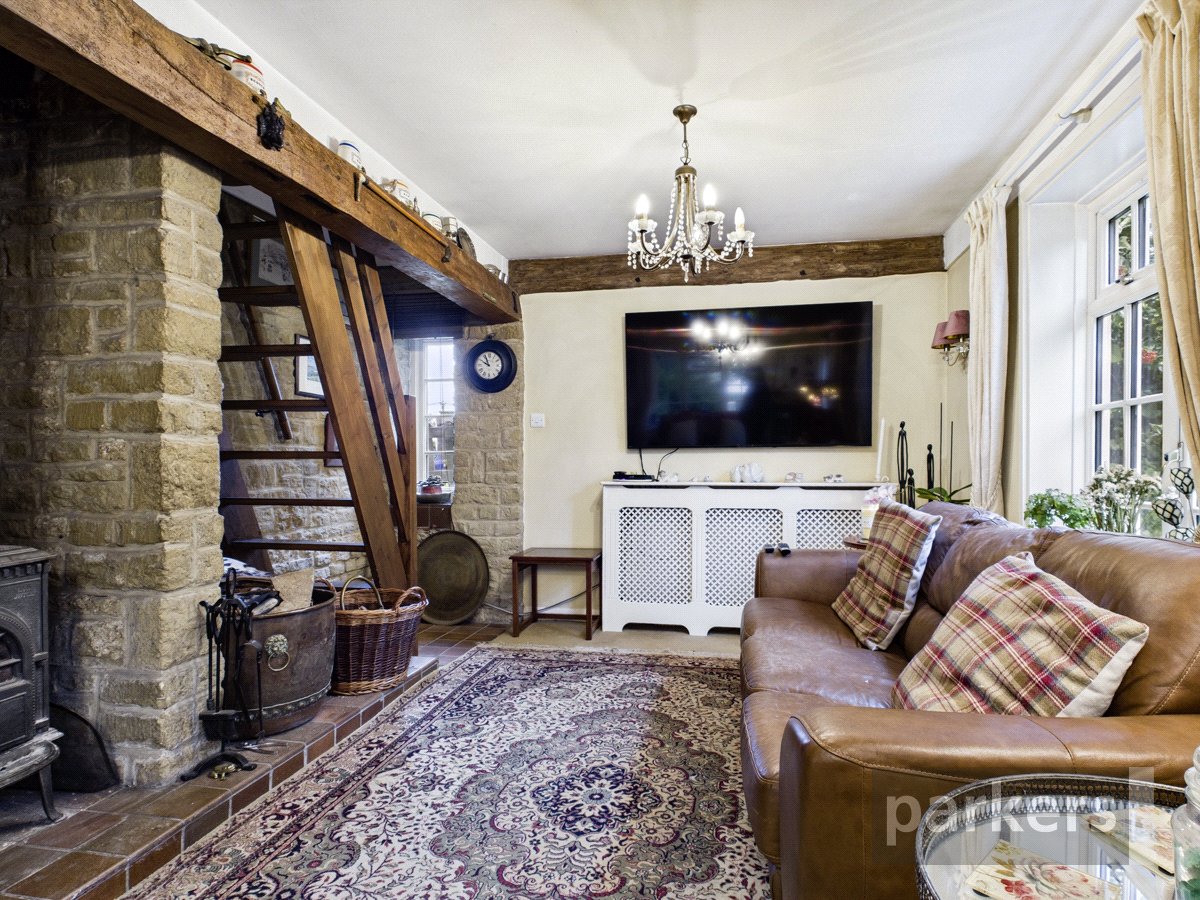4 bedroom House for sale in North Leigh, Witney, Oxfordshire