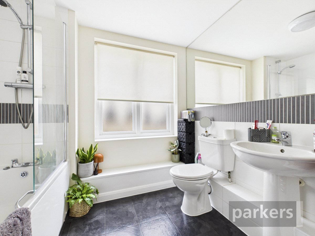1 bedroom Flat for sale in Witney, Oxfordshire