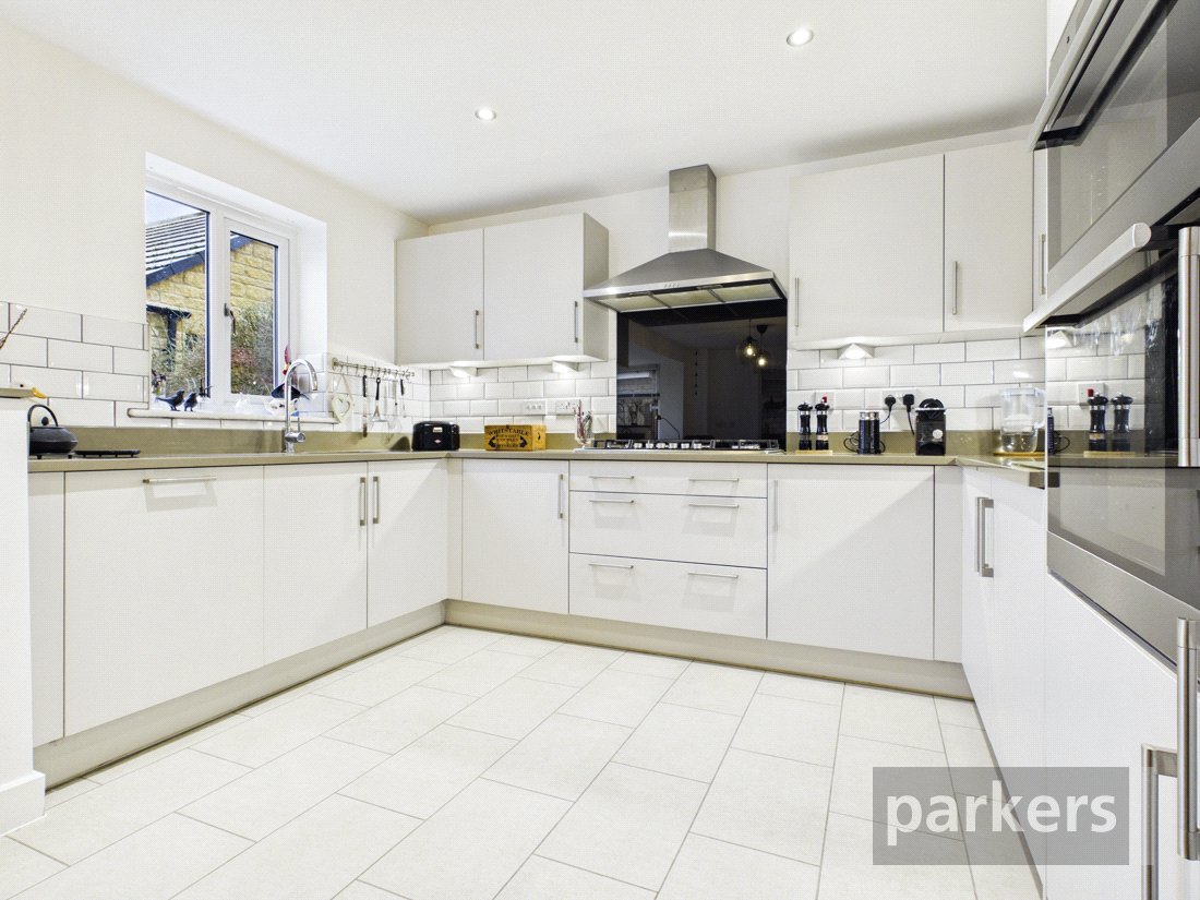 4 bedroom House for sale in Carterton, Oxfordshire