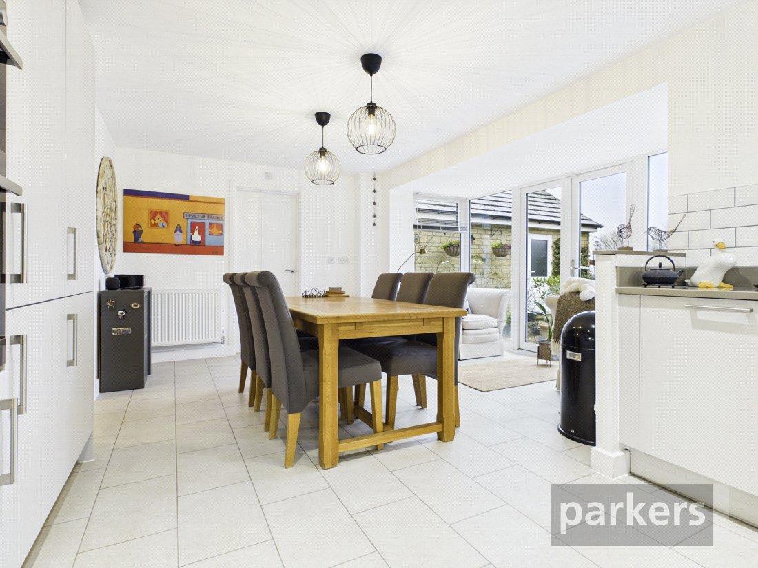 4 bedroom House for sale in Carterton, Oxfordshire