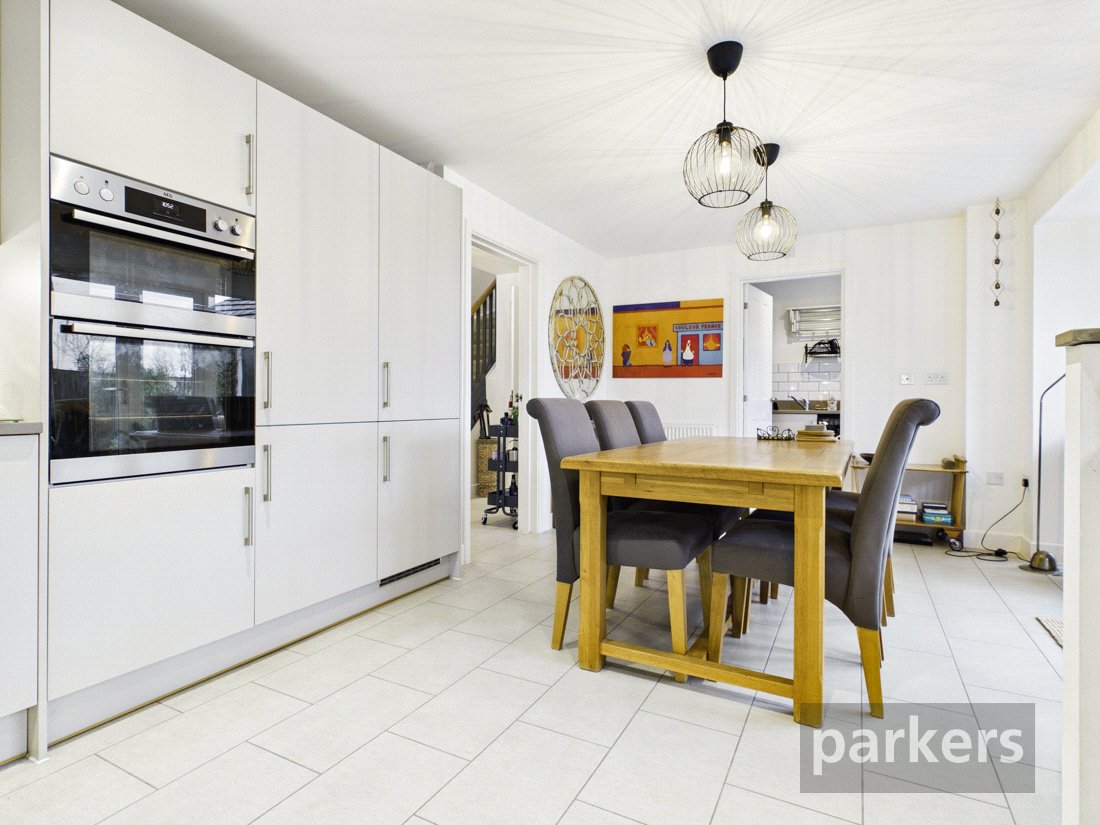 4 bedroom House for sale in Carterton, Oxfordshire