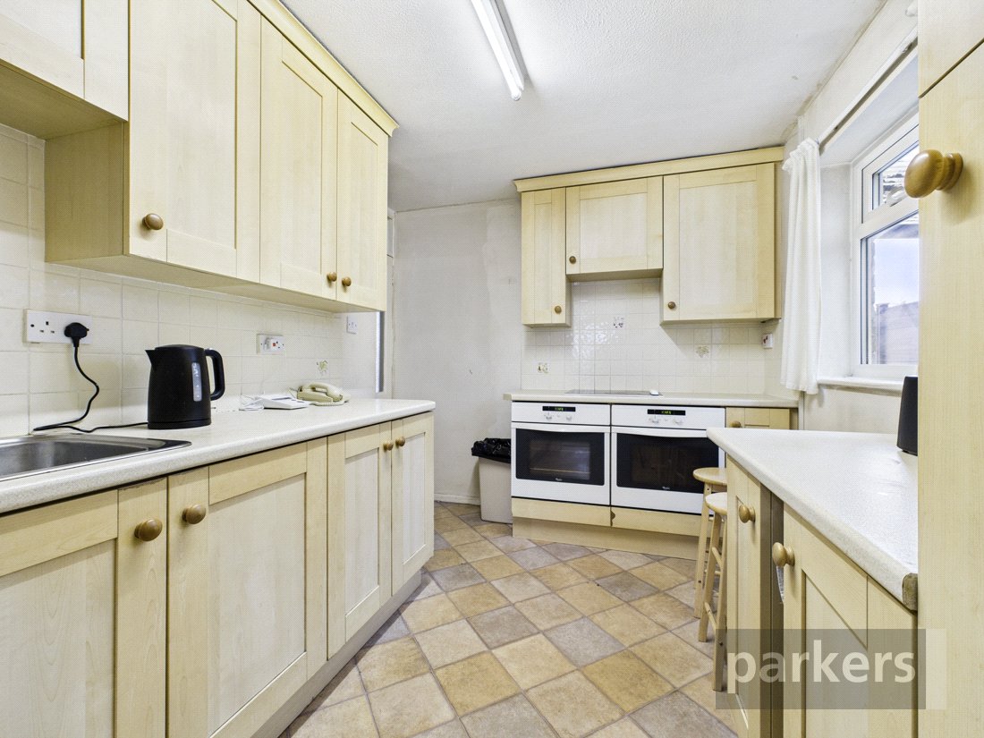 3 bedroom Bungalow for sale in Carterton, Oxfordshire