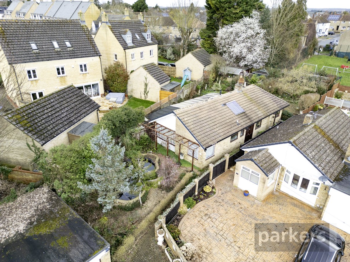 3 bedroom Bungalow for sale in Witney, Oxfordshire