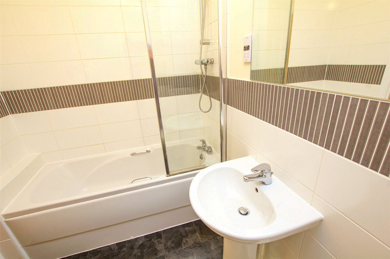 1 bedroom Flat for sale in Witney, Oxfordshire