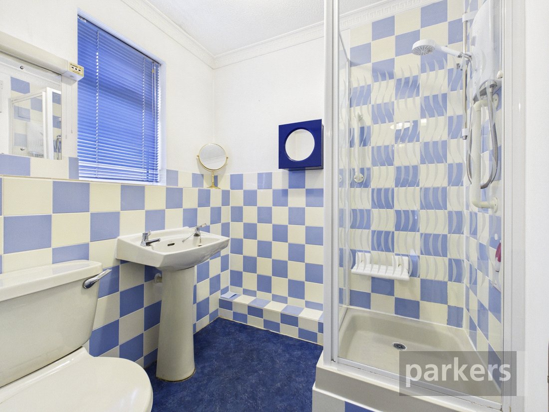 2 bedroom Flat for sale in Witney, Oxfordshire