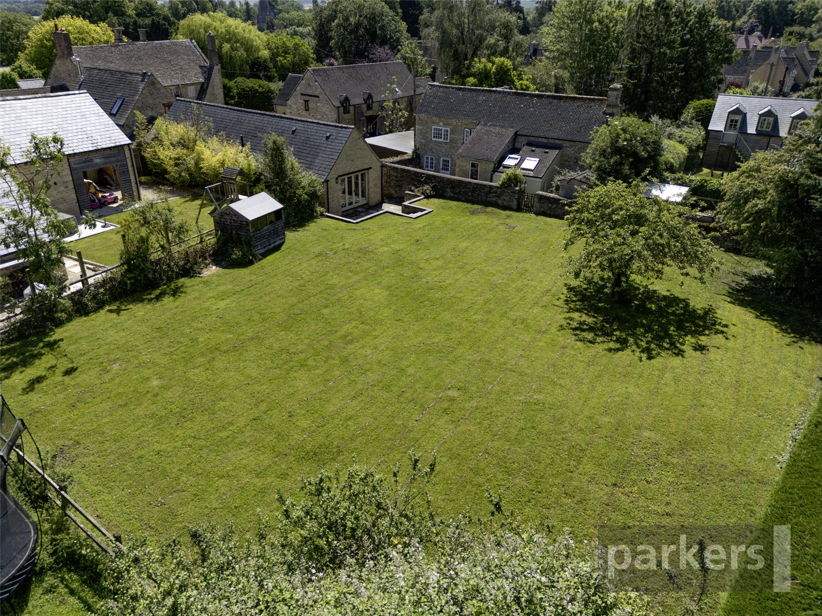 3 bedroom Bungalow for sale in Shipton-Under-Wychwood, Oxfordshire