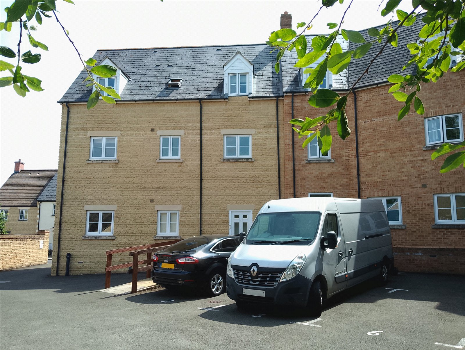 2 bedroom Flat for sale in Witney, Oxfordshire