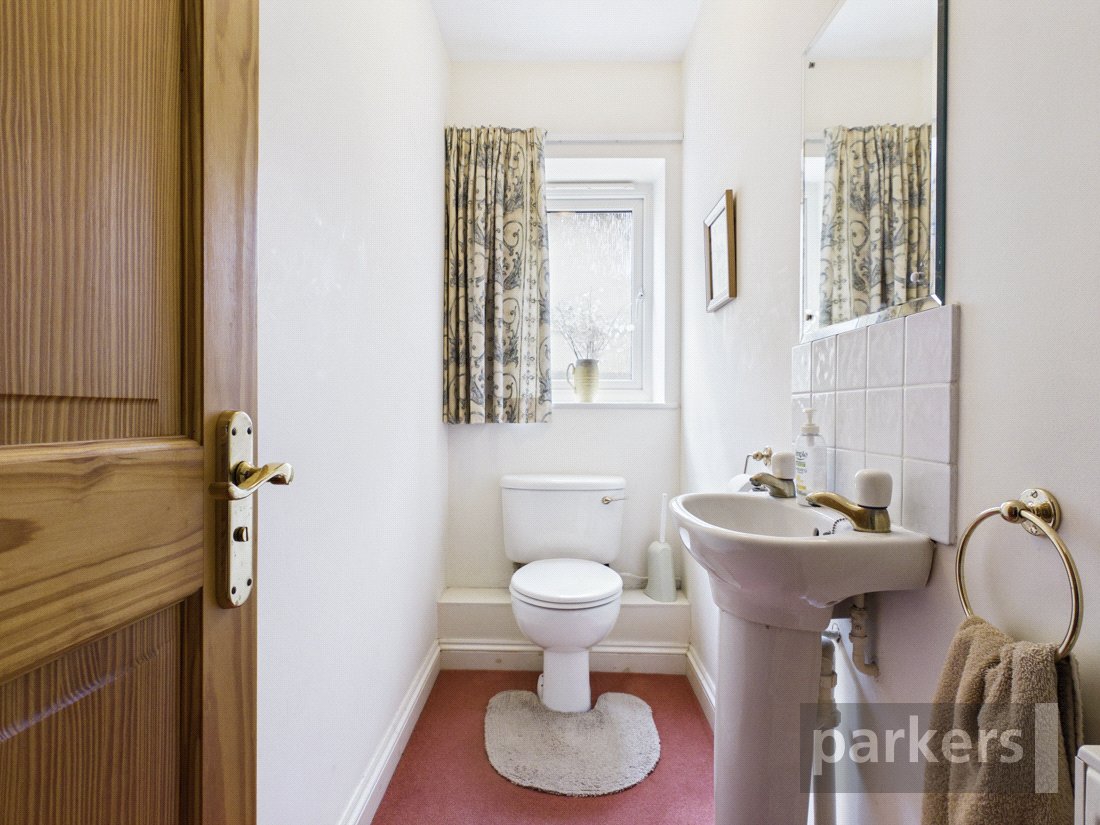 4 bedroom House for sale in North Leigh, Witney, Oxfordshire