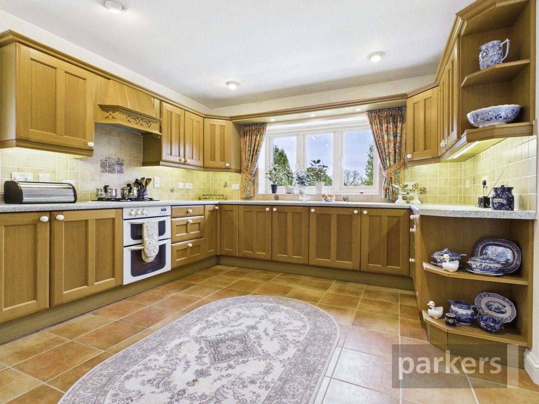 4 bedroom House for sale in North Leigh, Witney, Oxfordshire