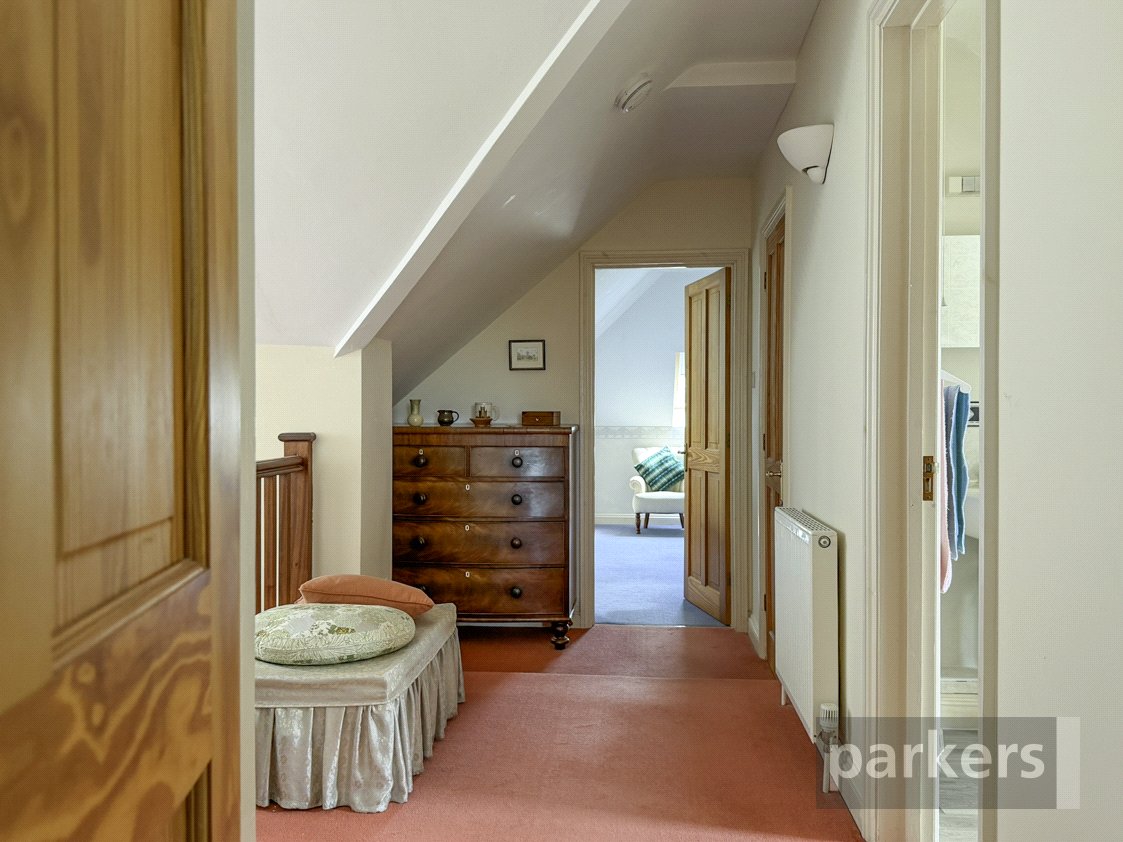 4 bedroom House for sale in North Leigh, Witney, Oxfordshire