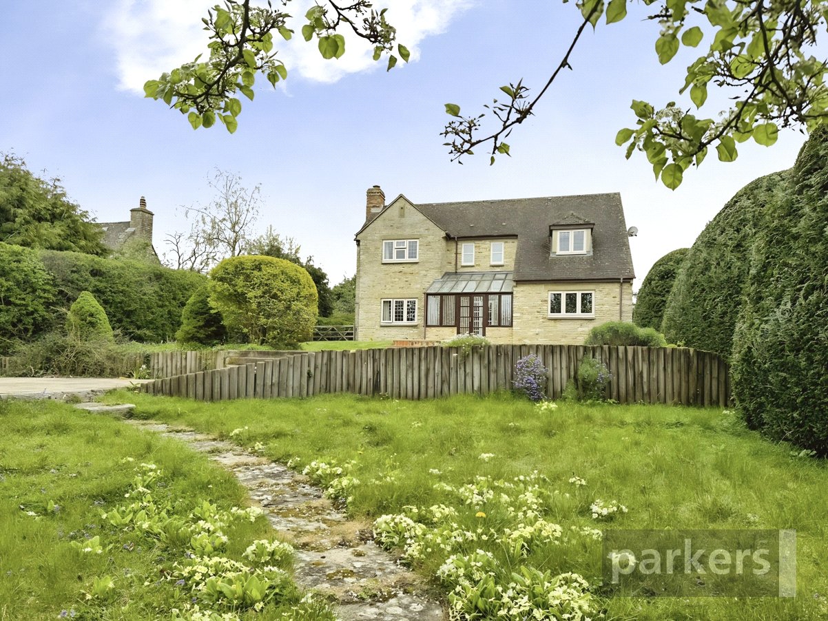 4 bedroom House for sale in North Leigh, Witney, Oxfordshire