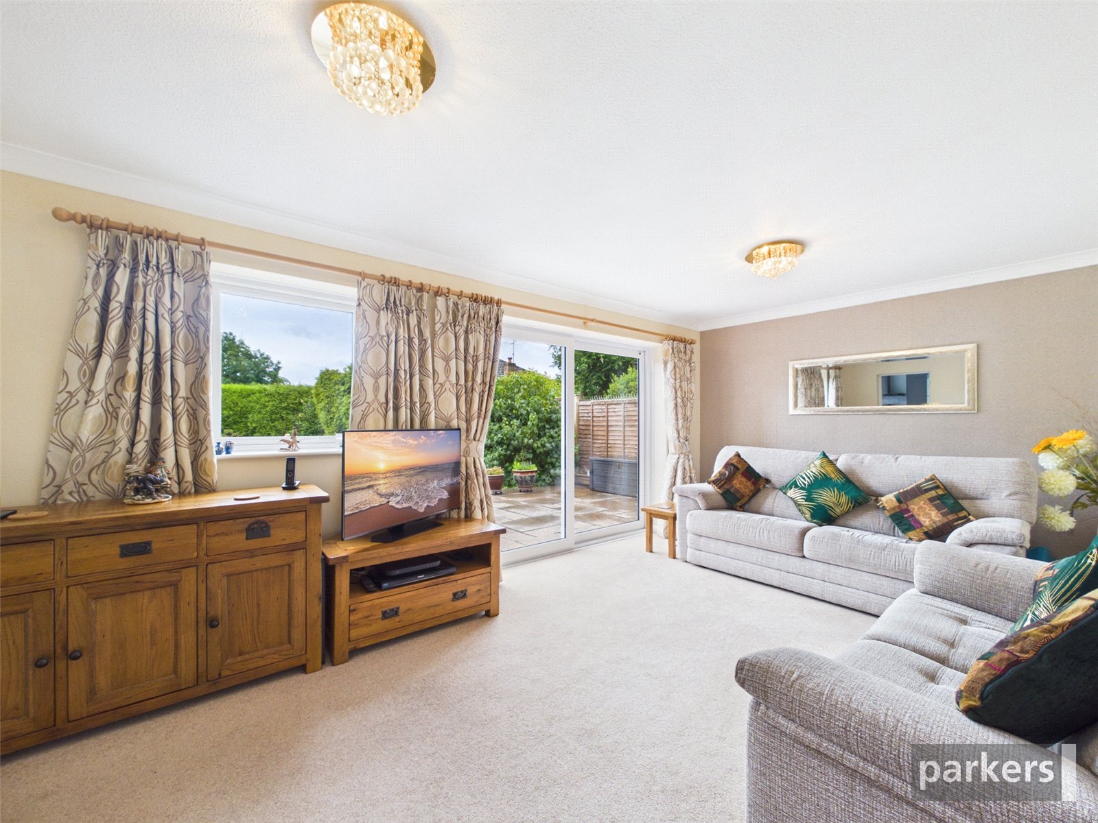 4 bedroom House for sale in Woodley, Reading, Berkshire