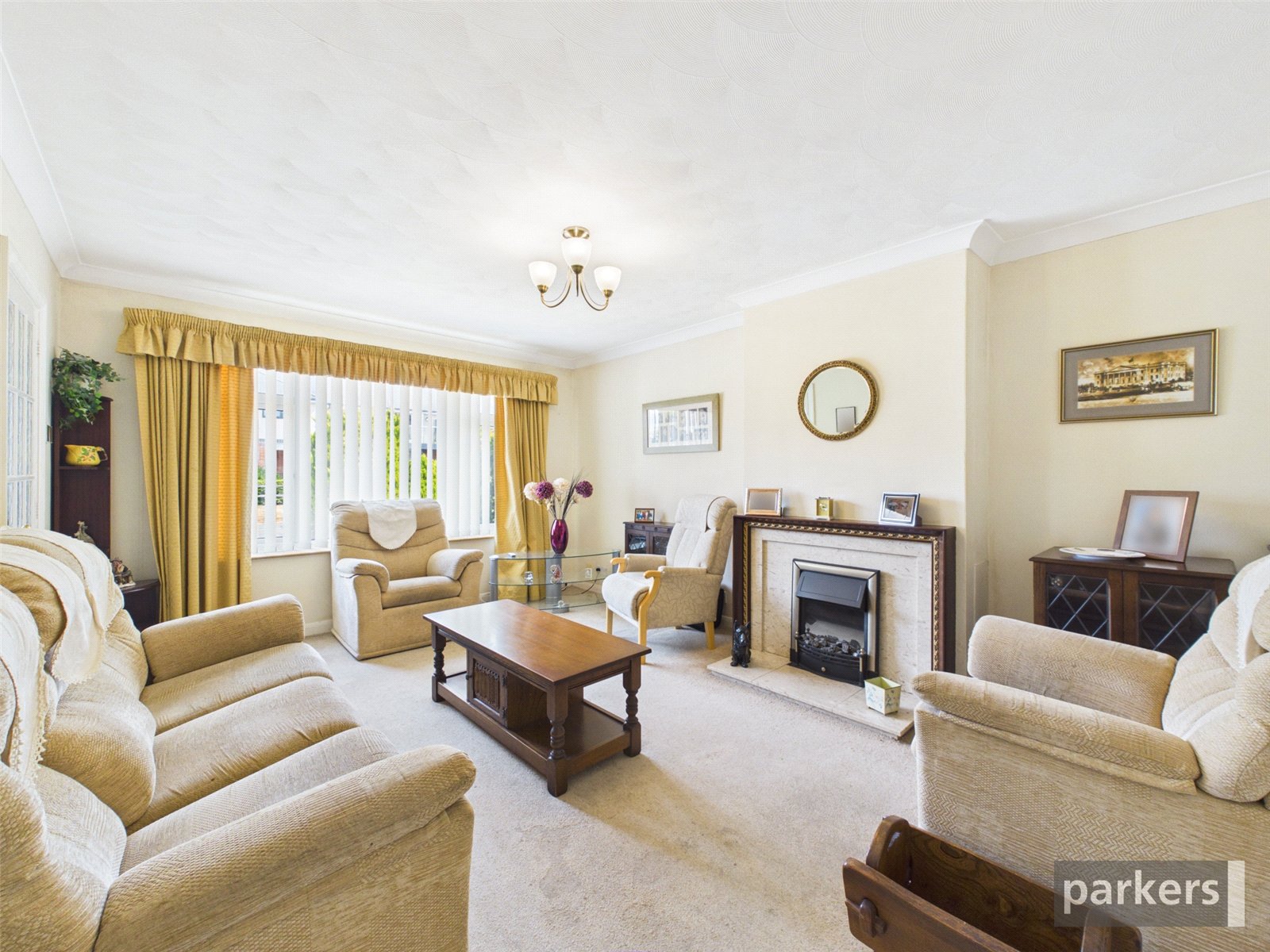2 bedroom Bungalow for sale in Woodley, Reading, Berkshire