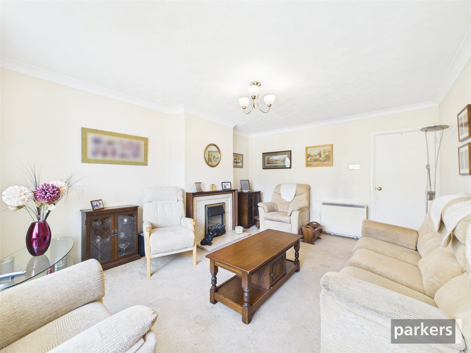 2 bedroom Bungalow for sale in Woodley, Reading, Berkshire