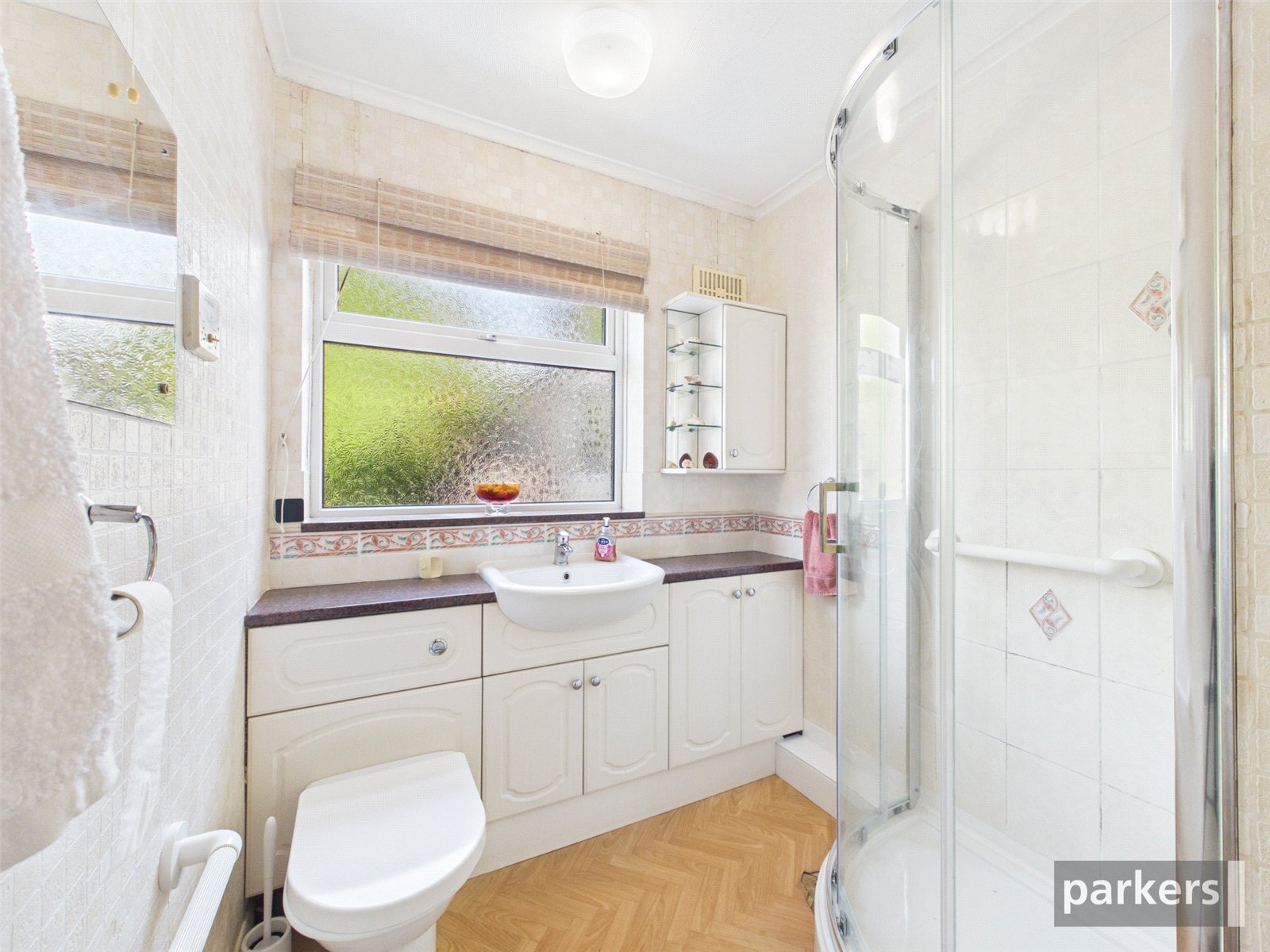2 bedroom Bungalow for sale in Woodley, Reading, Berkshire