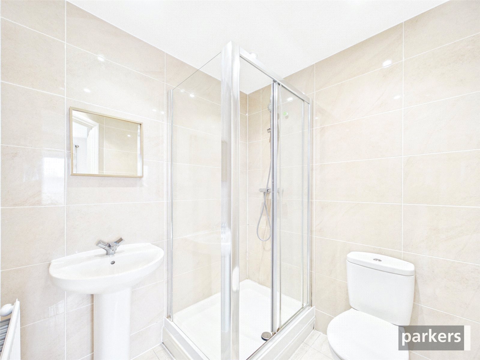 4 bedroom House to let in Woodley, Reading, Berkshire