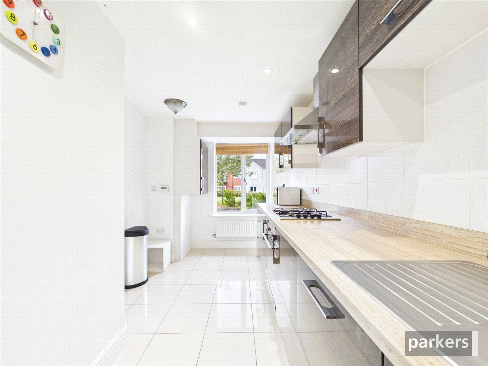 4 bedroom House to let in Woodley, Reading, Berkshire